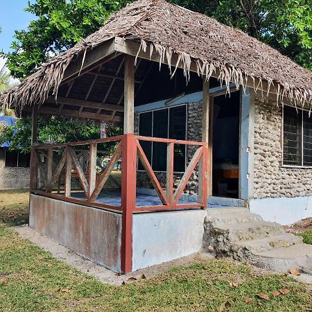 Lonnoc Beach Lodge Hog Harbour 外观 照片