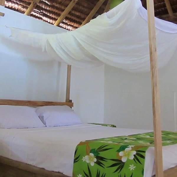 Lonnoc Beach Lodge Hog Harbour 外观 照片
